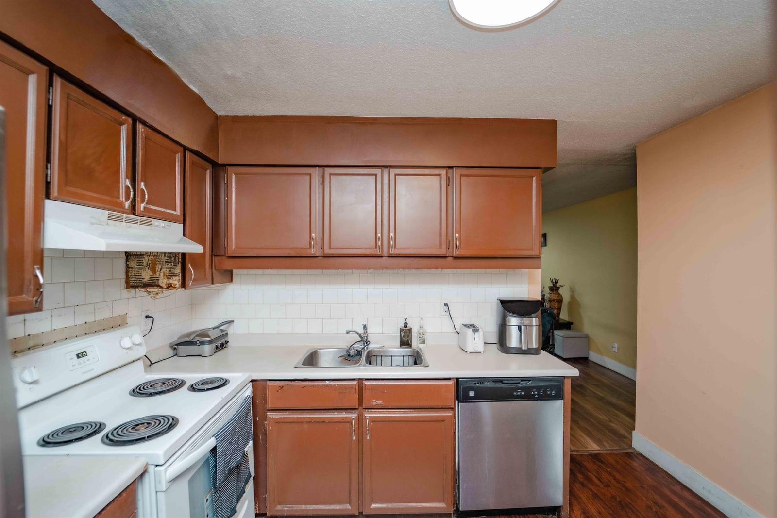 Listing Image 13