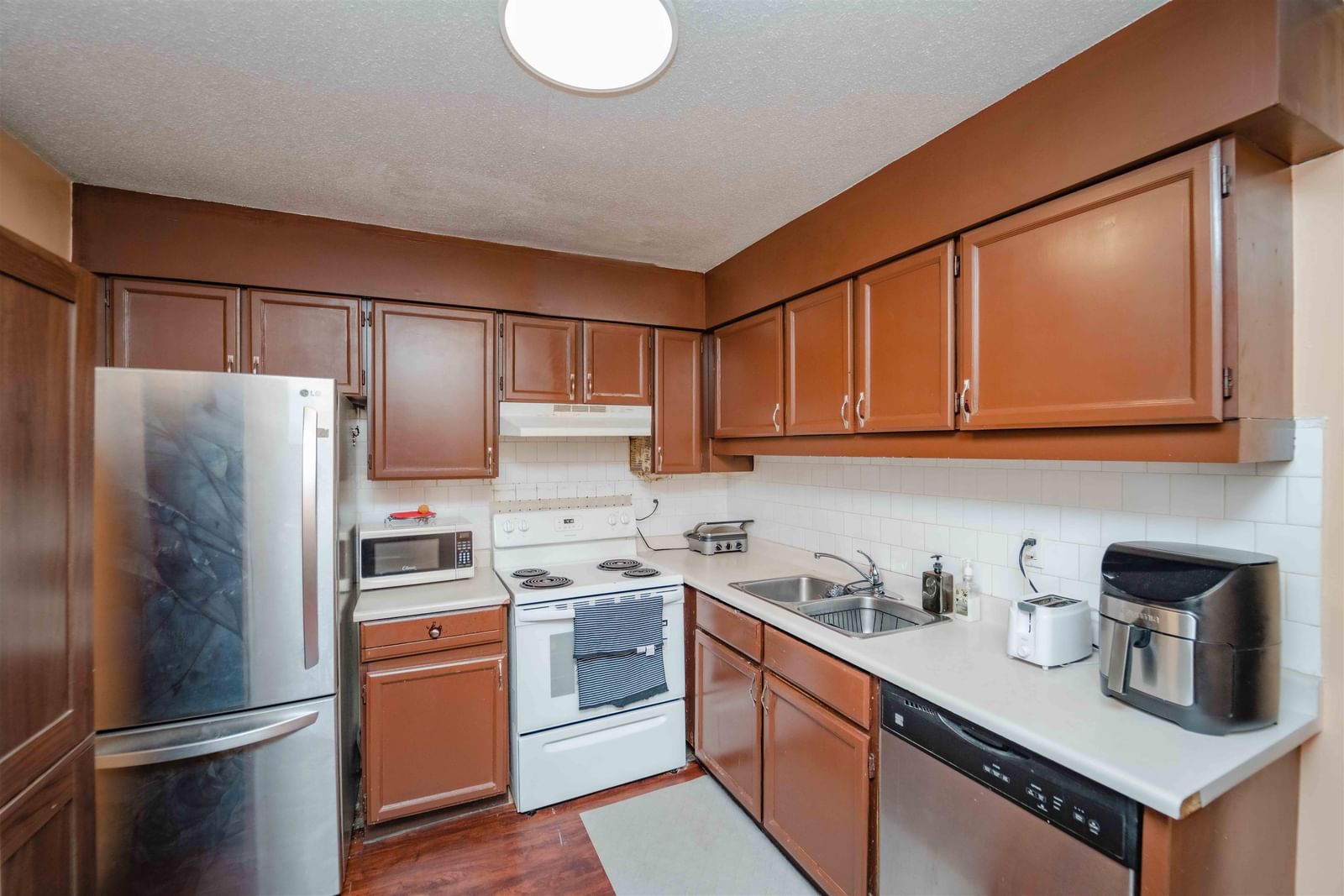 Listing Image 14
