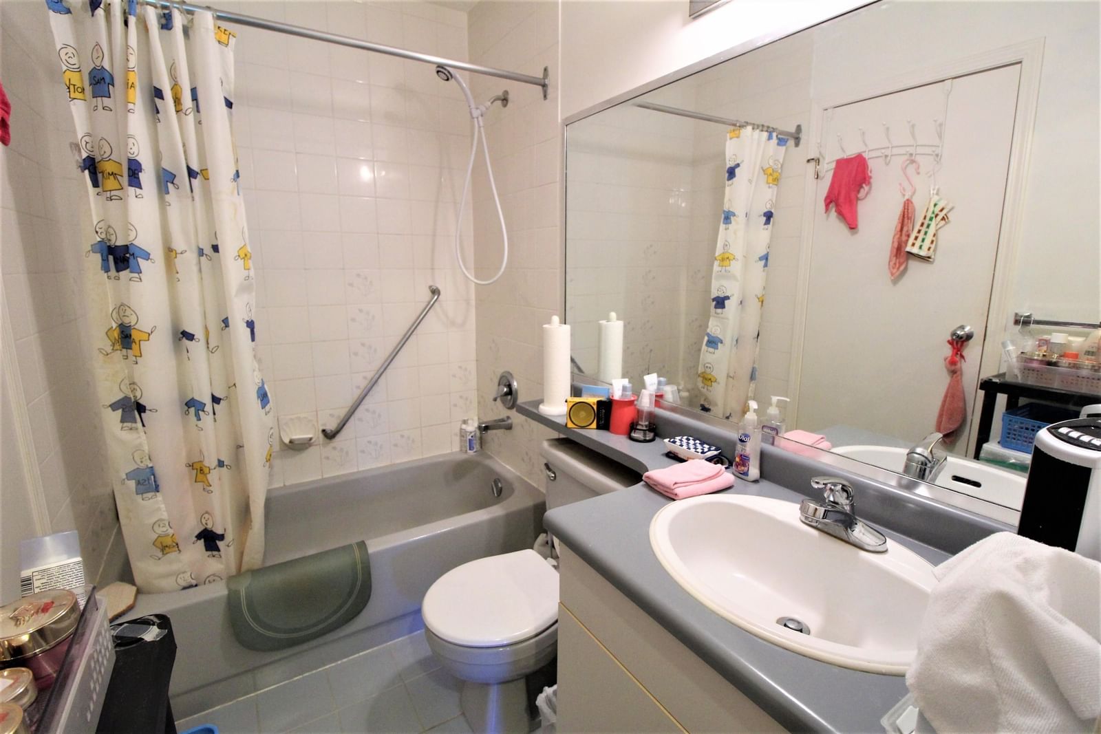 Listing Image 4