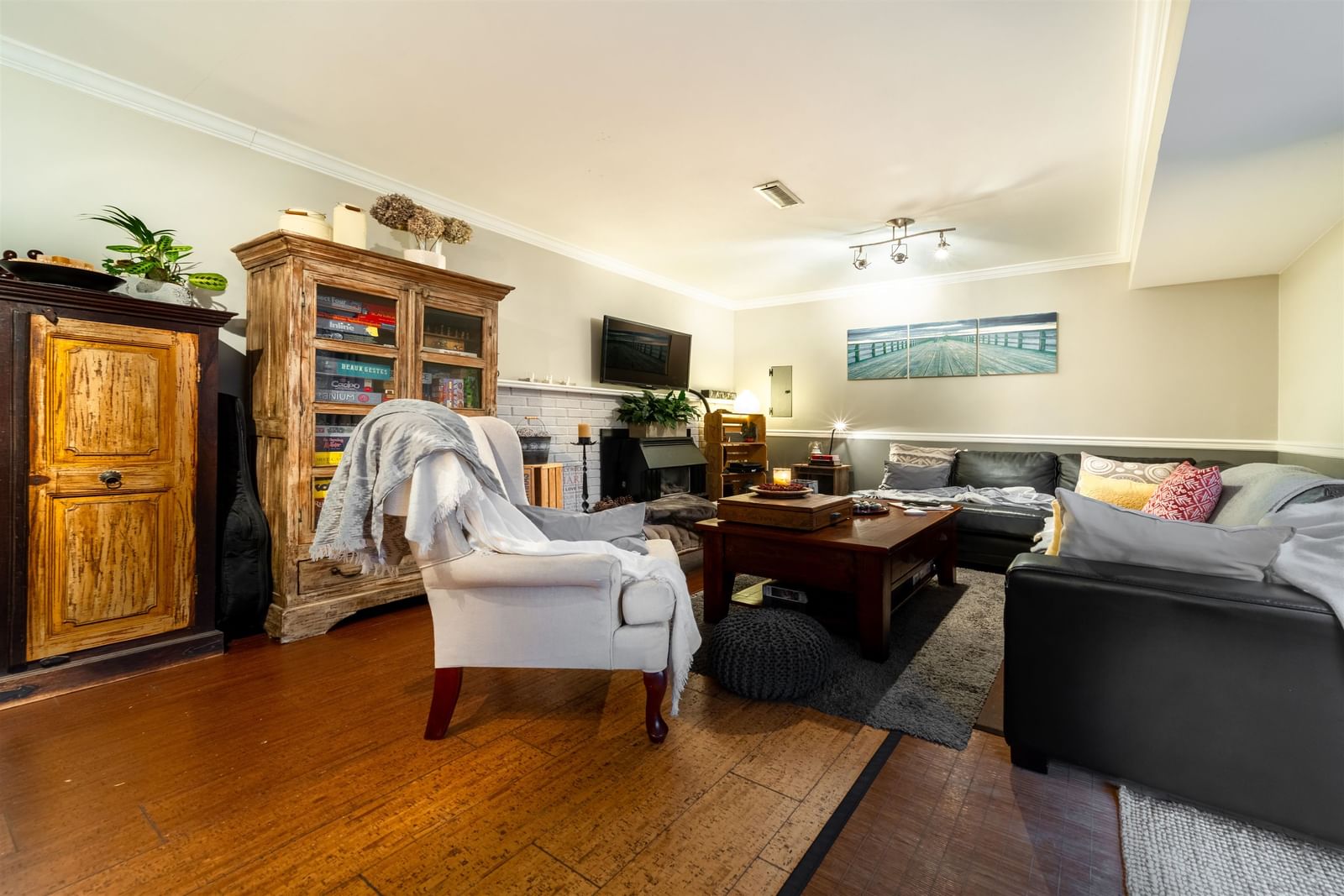 Listing Image 13