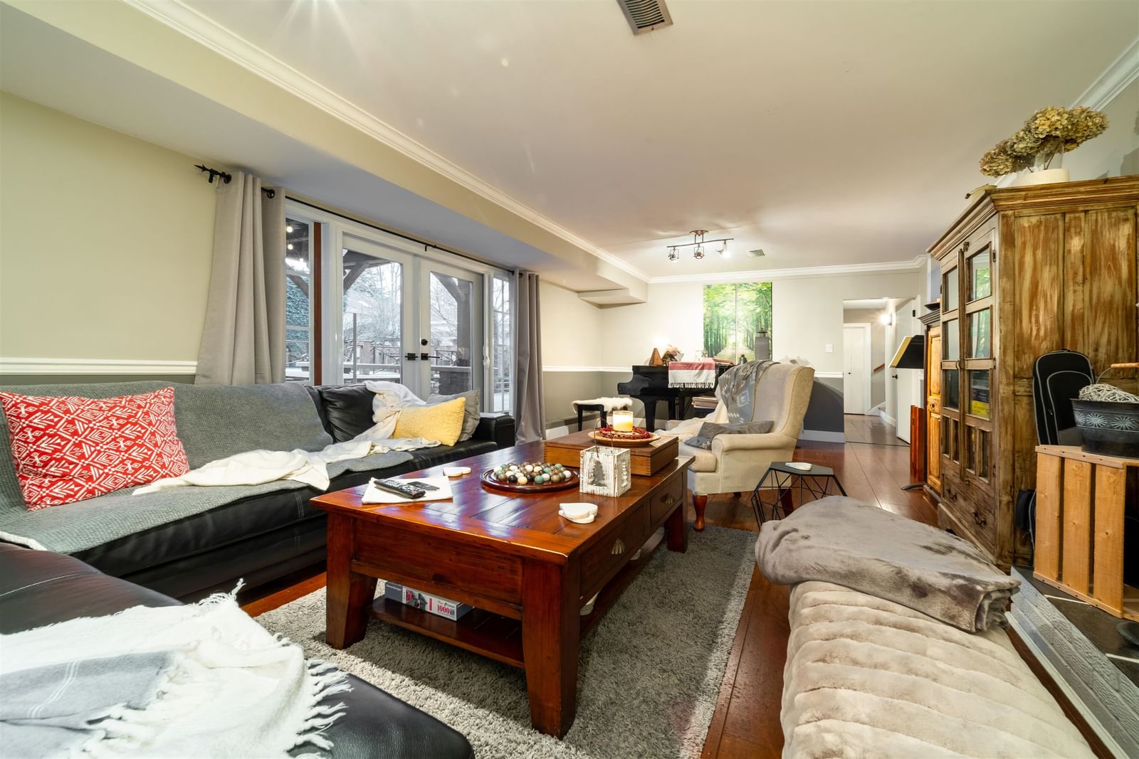 Listing Image 15
