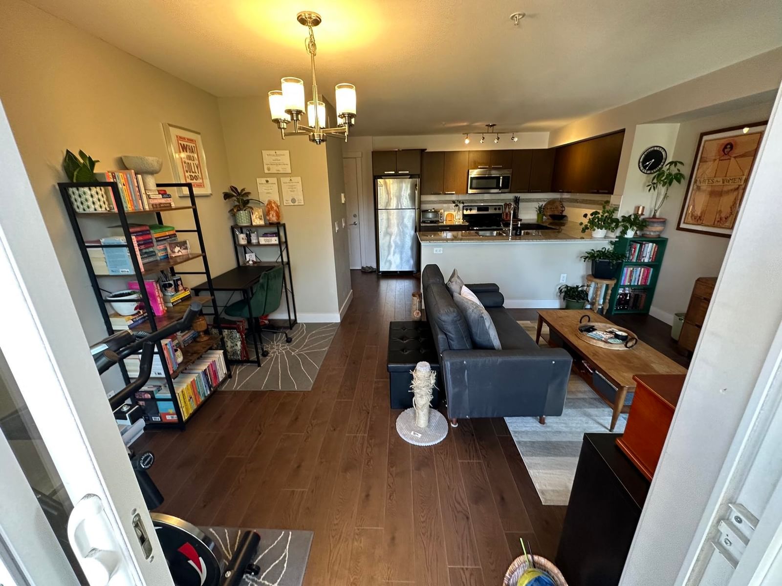 Listing Image 11