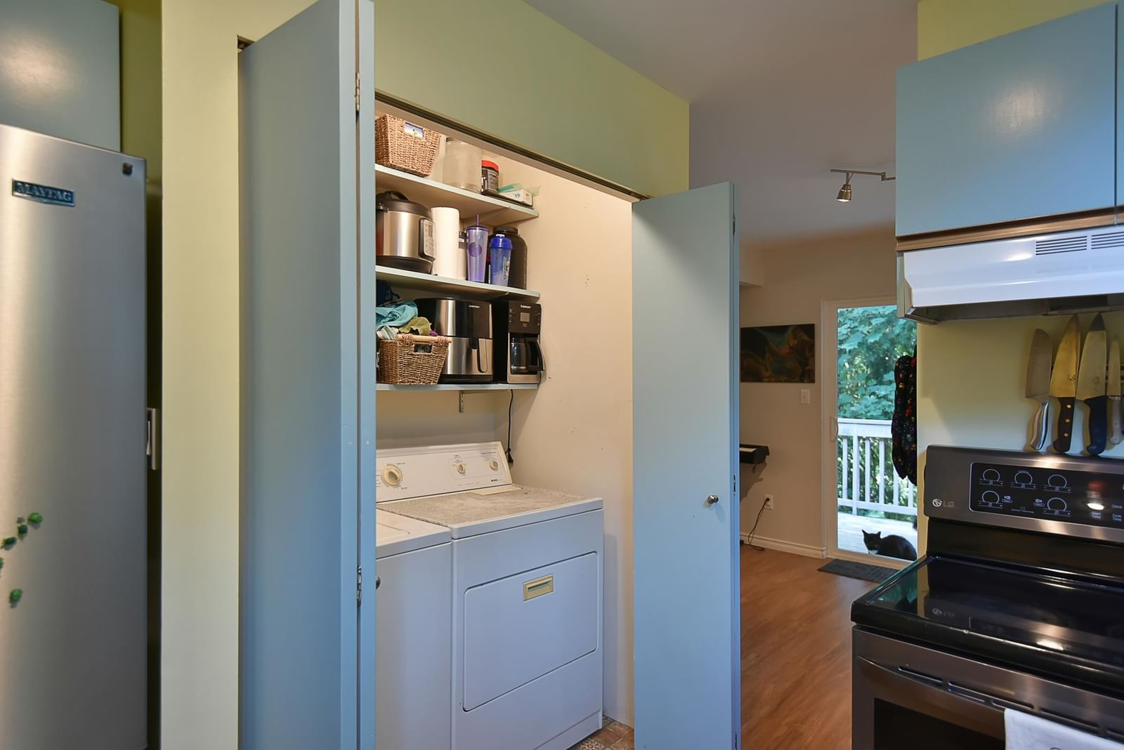 Listing Image 9