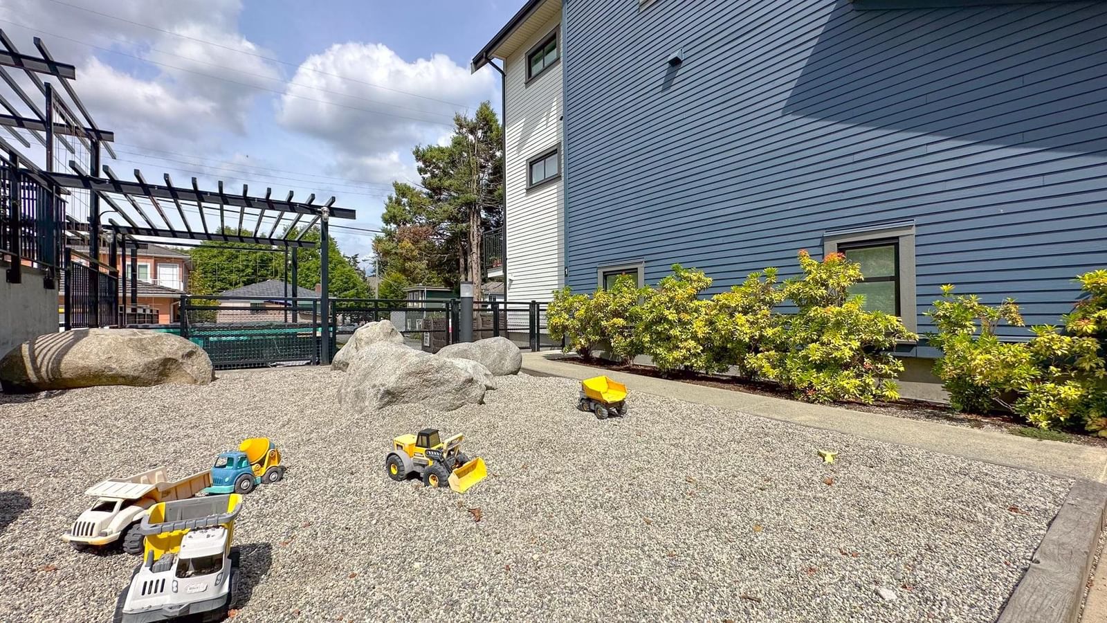 Listing Image 37