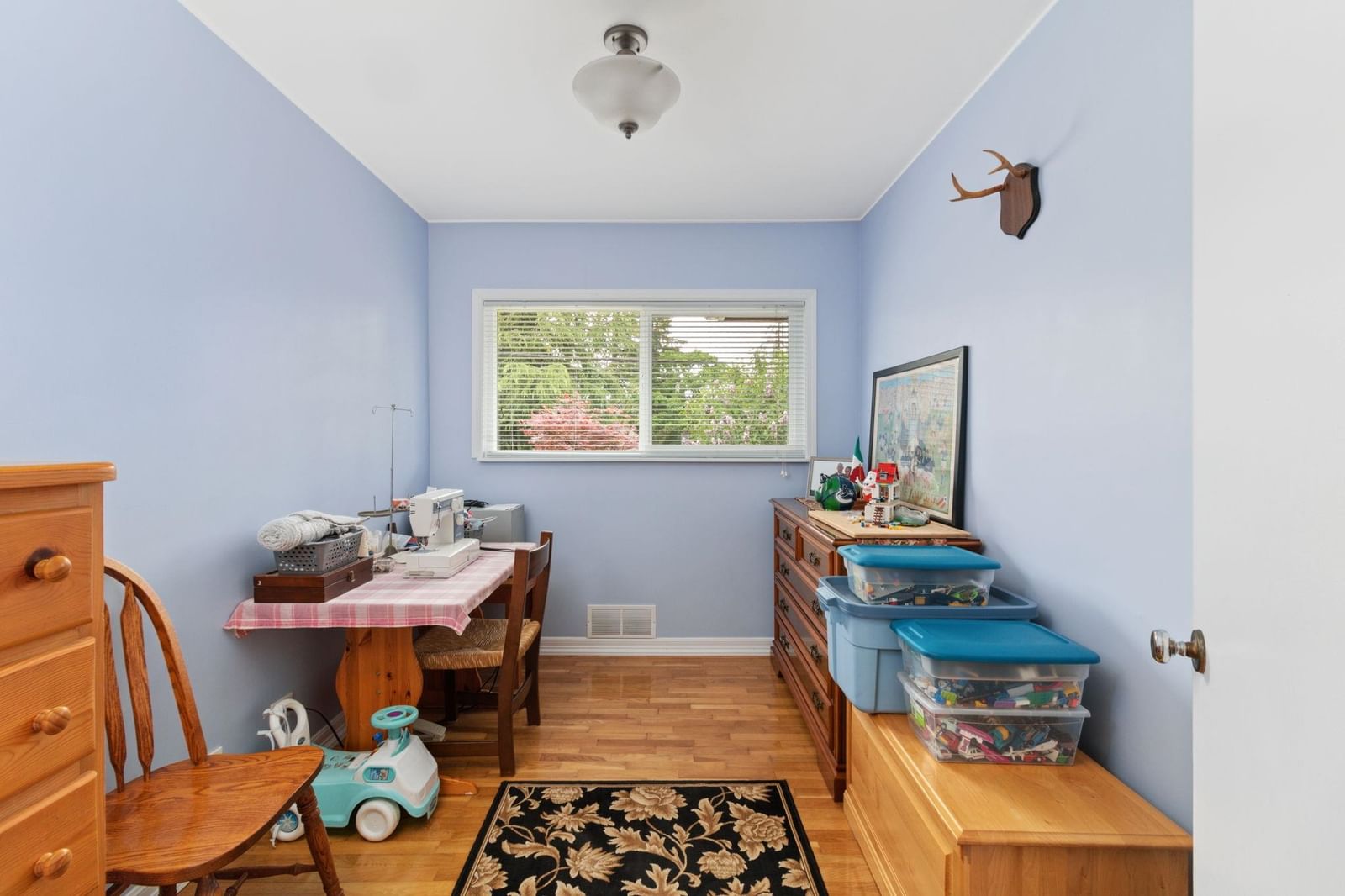 Listing Image 11