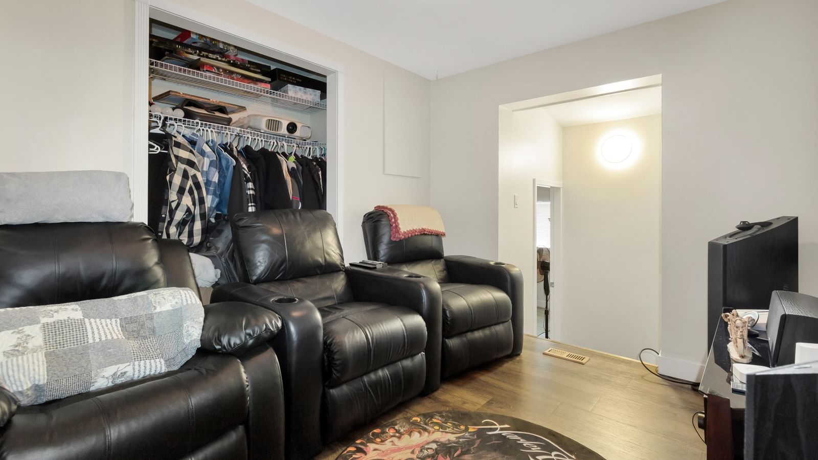 Listing Image 13