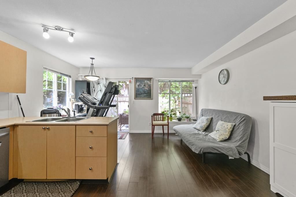 Listing Image 9