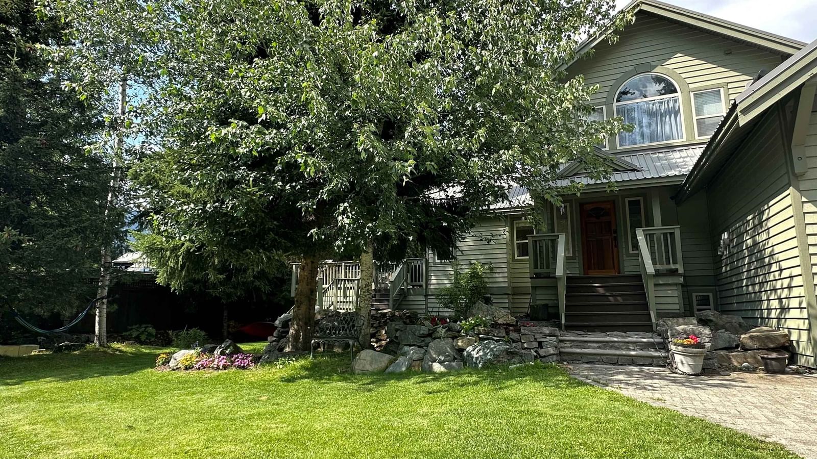 Listing Image 1