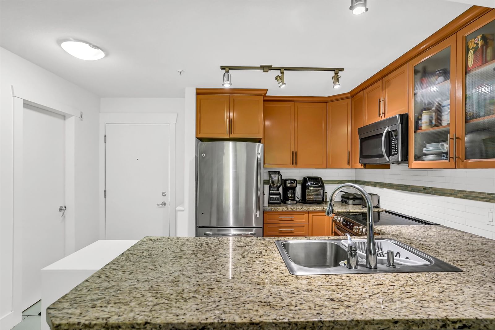 Listing Image 9