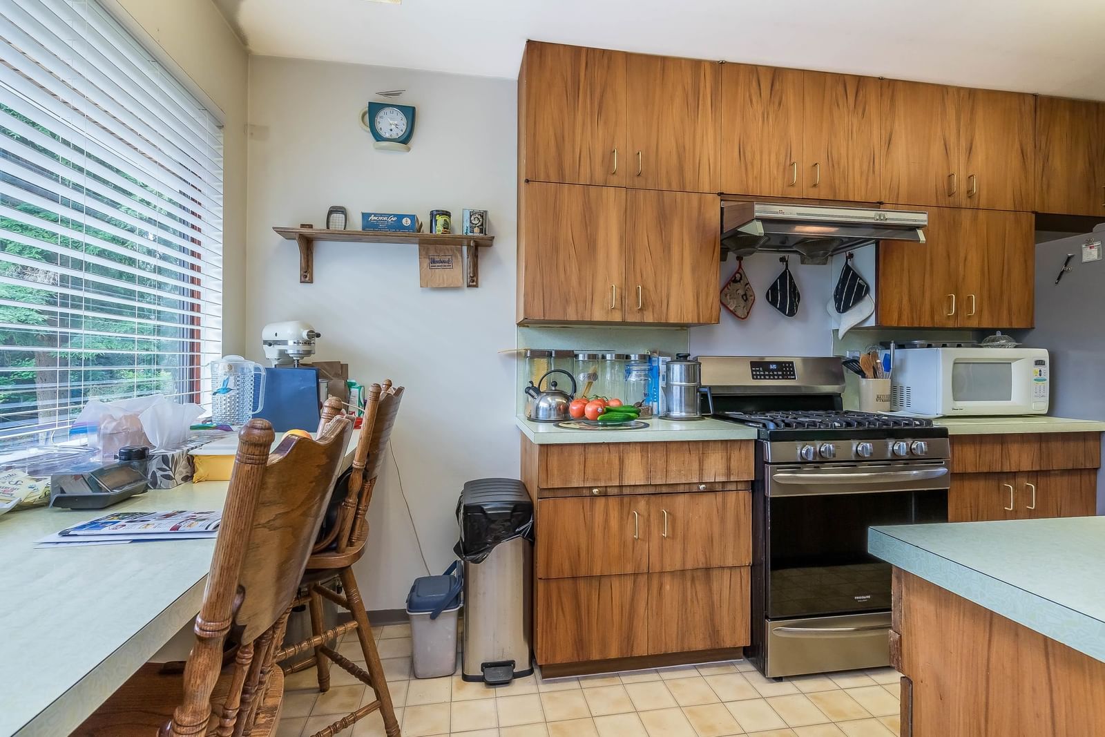 Listing Image 12