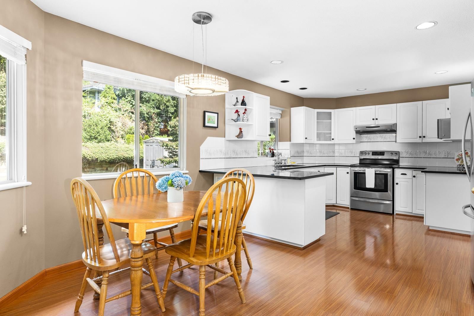 Listing Image 16