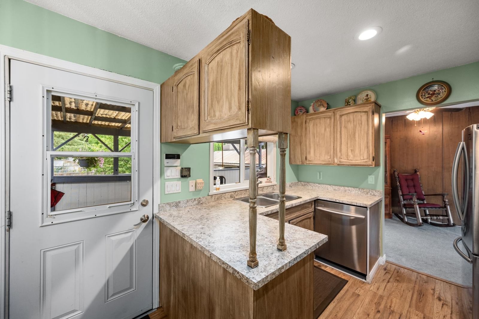 Listing Image 12