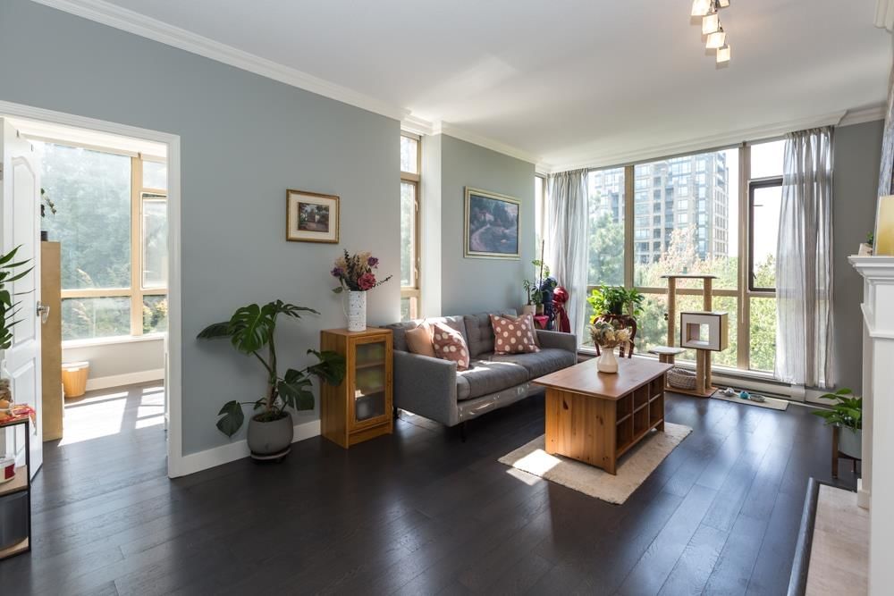 Listing Image 11