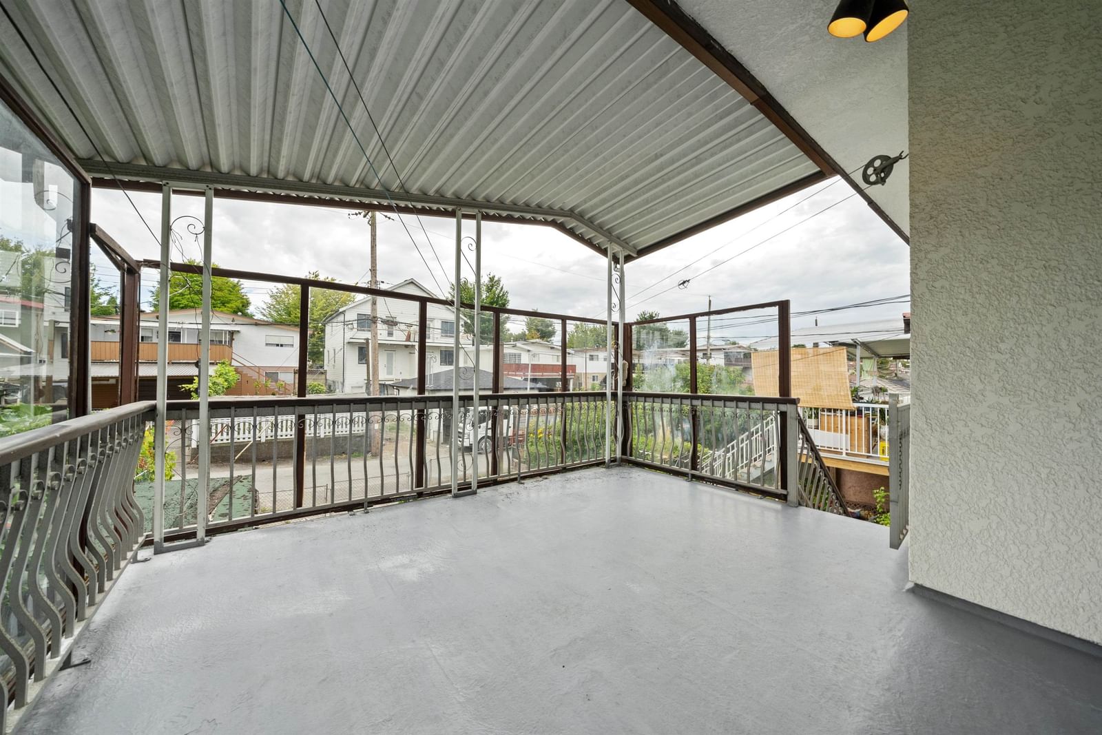 Listing Image 14
