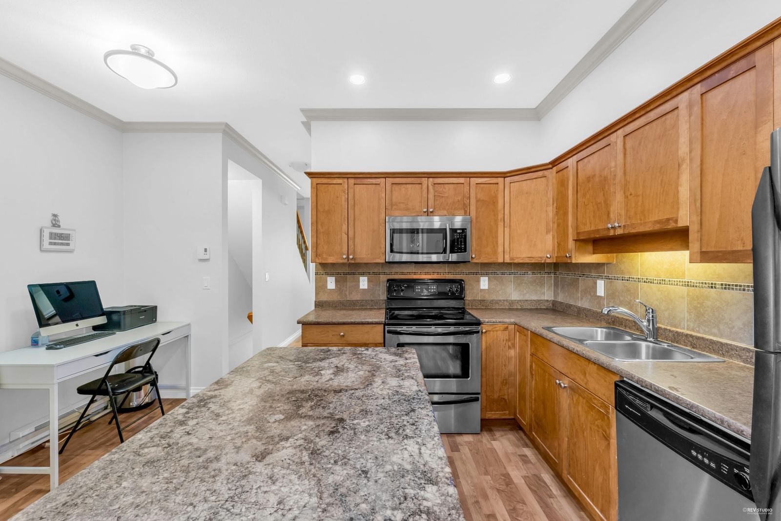 Listing Image 6
