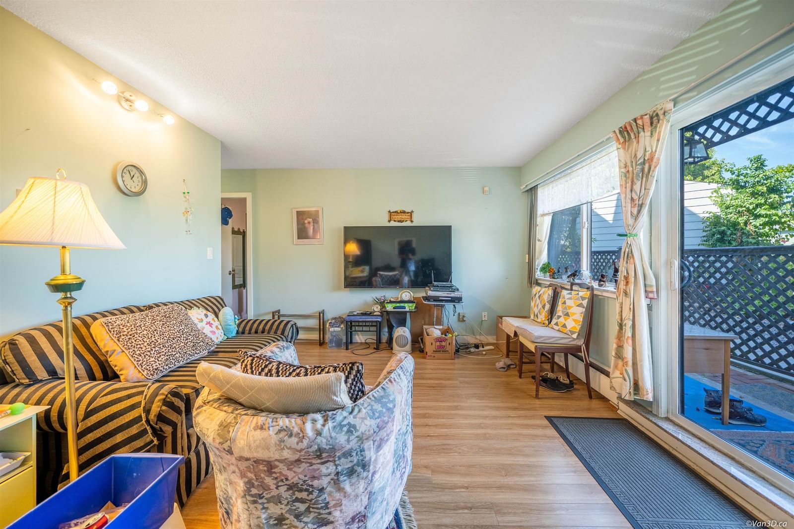 Listing Image 12