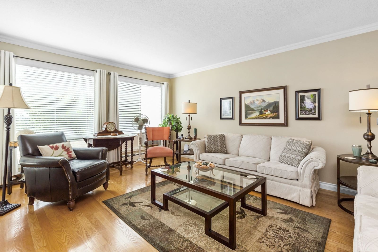 Listing Image 12