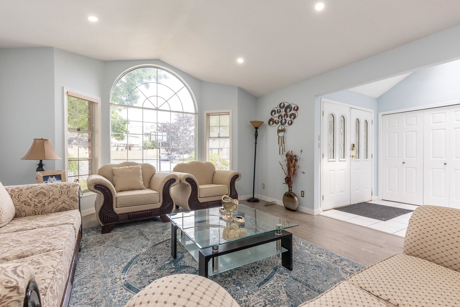 Listing Image 11