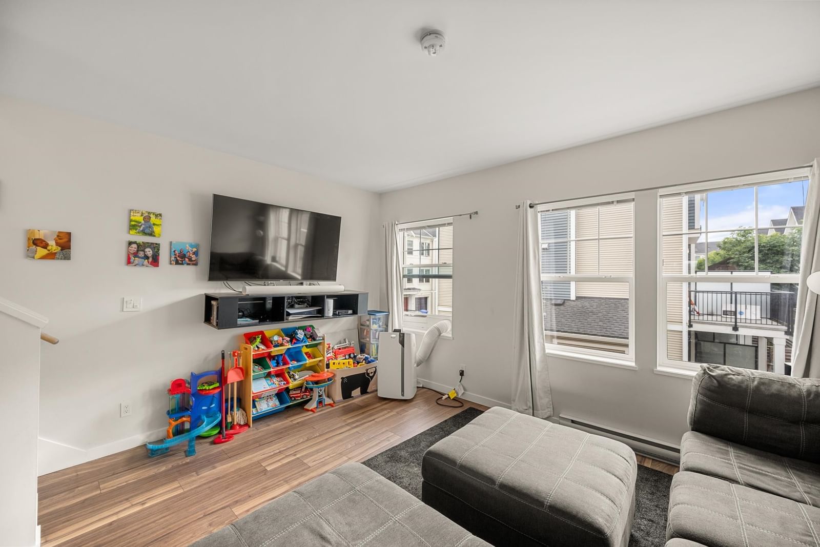 Listing Image 9
