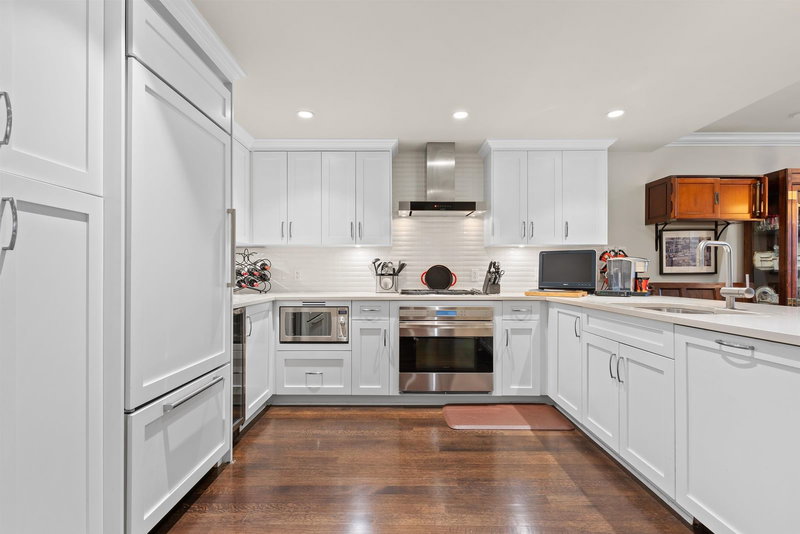 9 - 1891 Marine Drive, West Vancouver, V7V 1J7 | Image 2