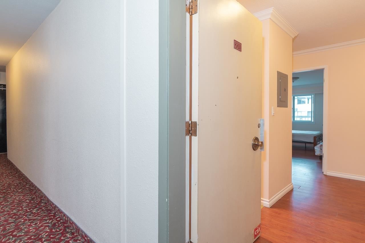 Listing Image 32
