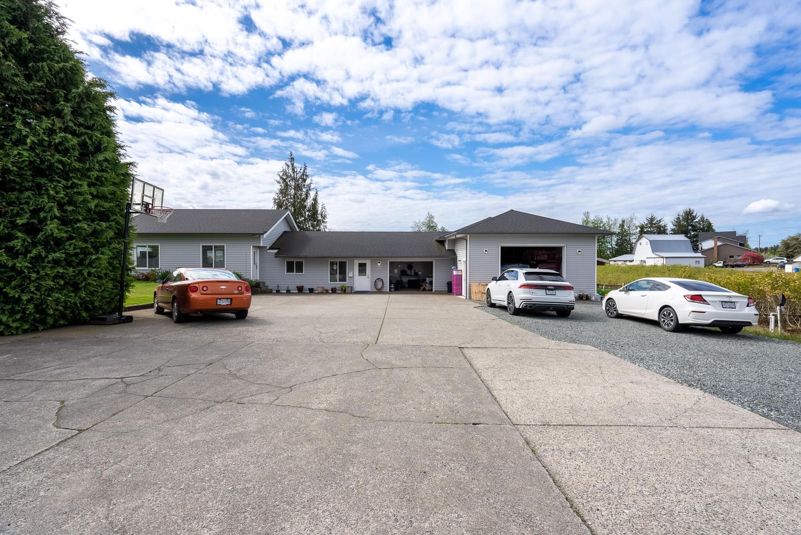 Listing Image 5