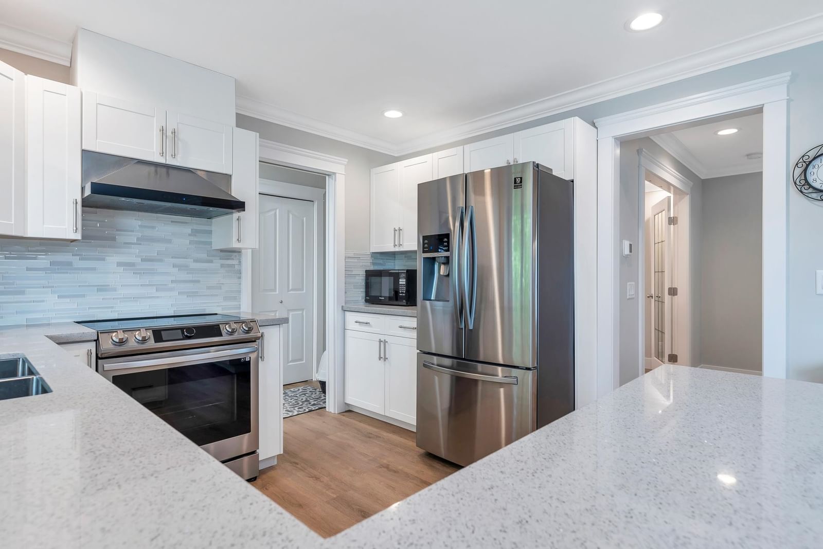 Listing Image 10
