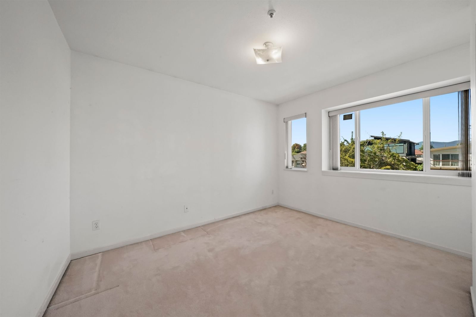 Listing Image 30