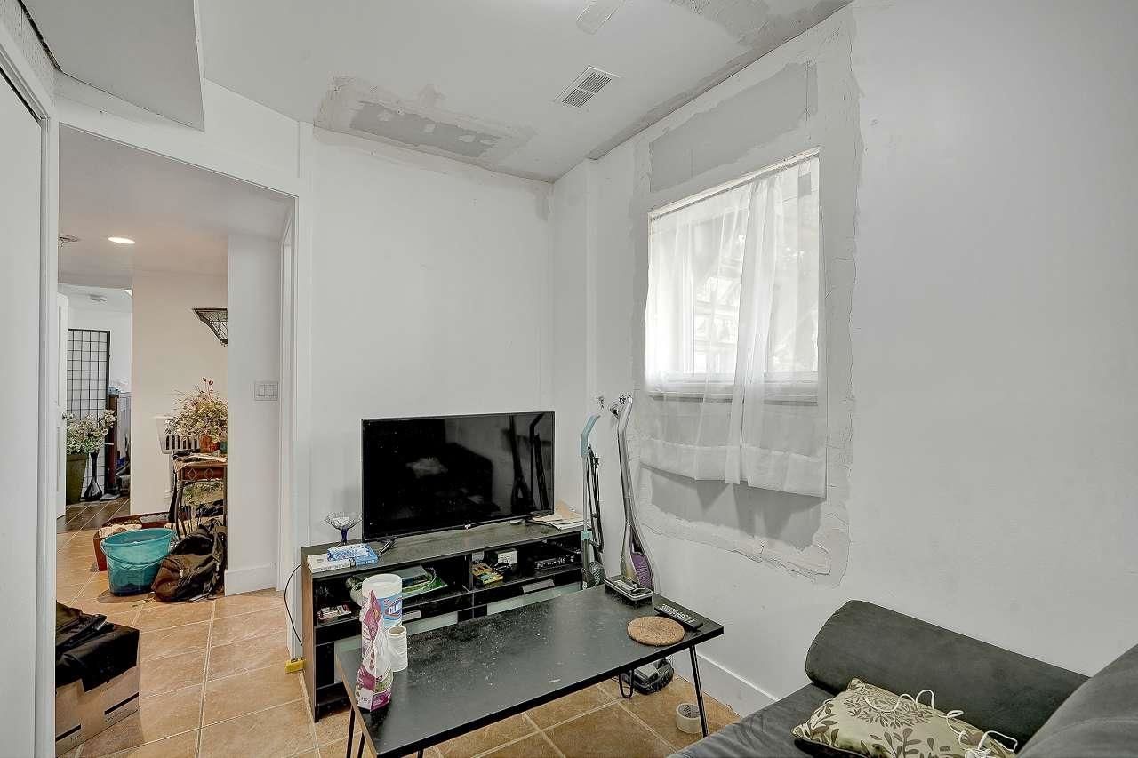 Listing Image 27
