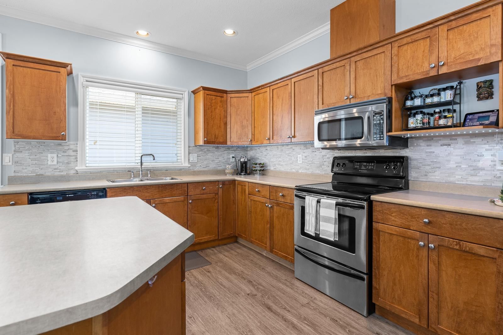 Listing Image 16