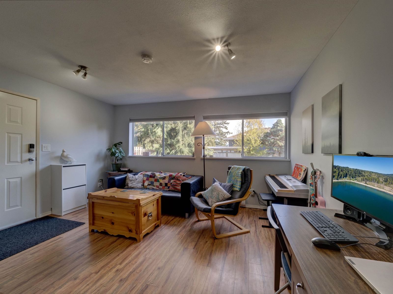 Listing Image 17