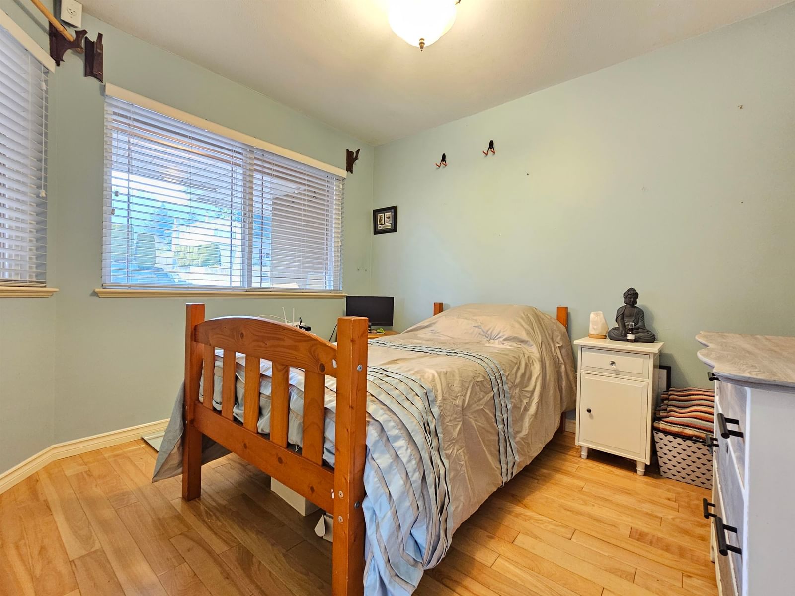 Listing Image 17