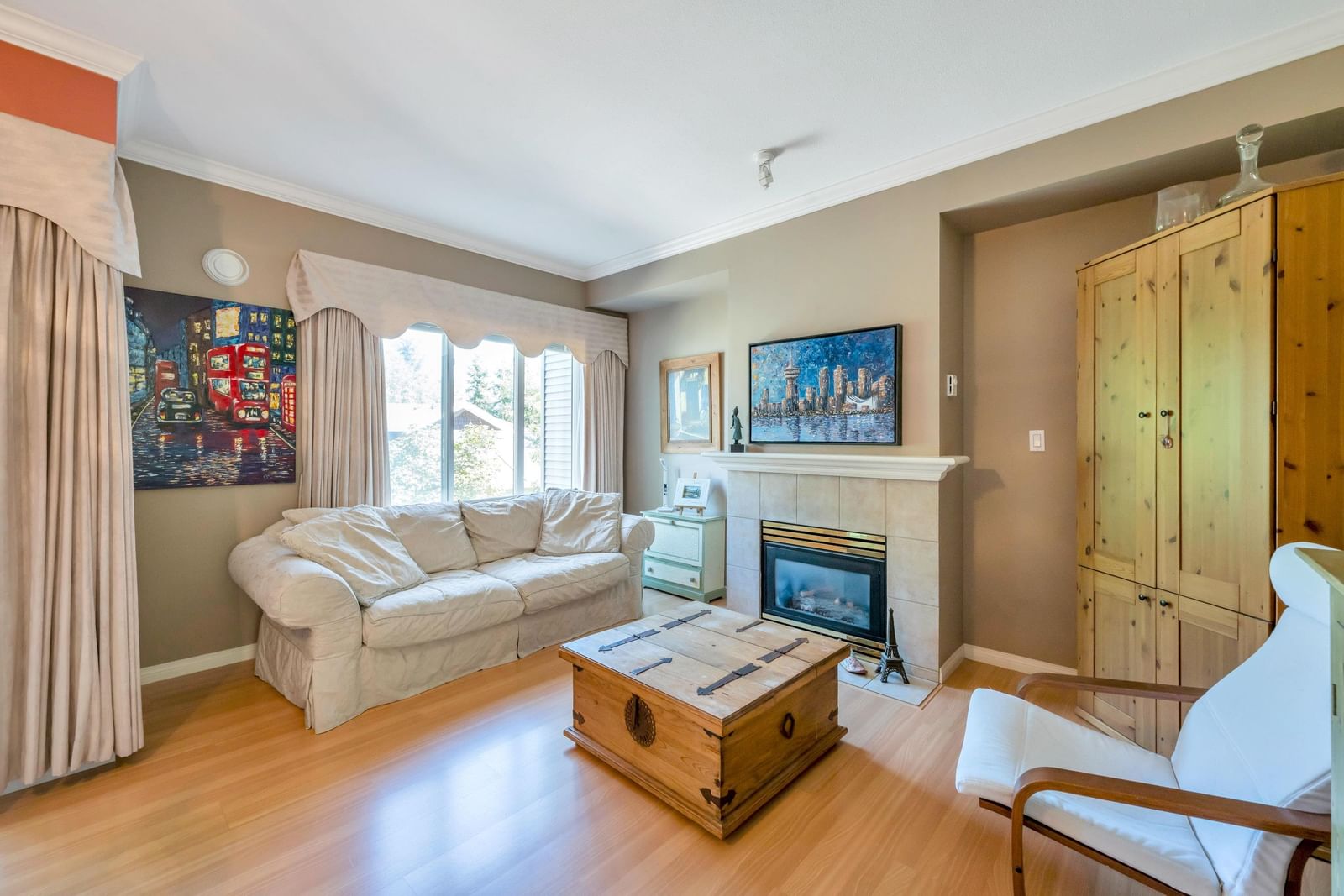 Listing Image 5