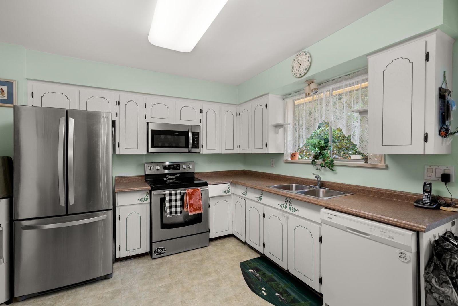 Listing Image 11