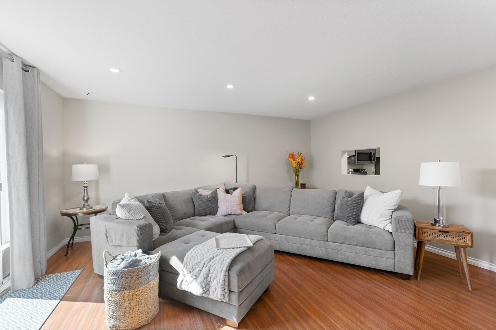 Listing Image 19