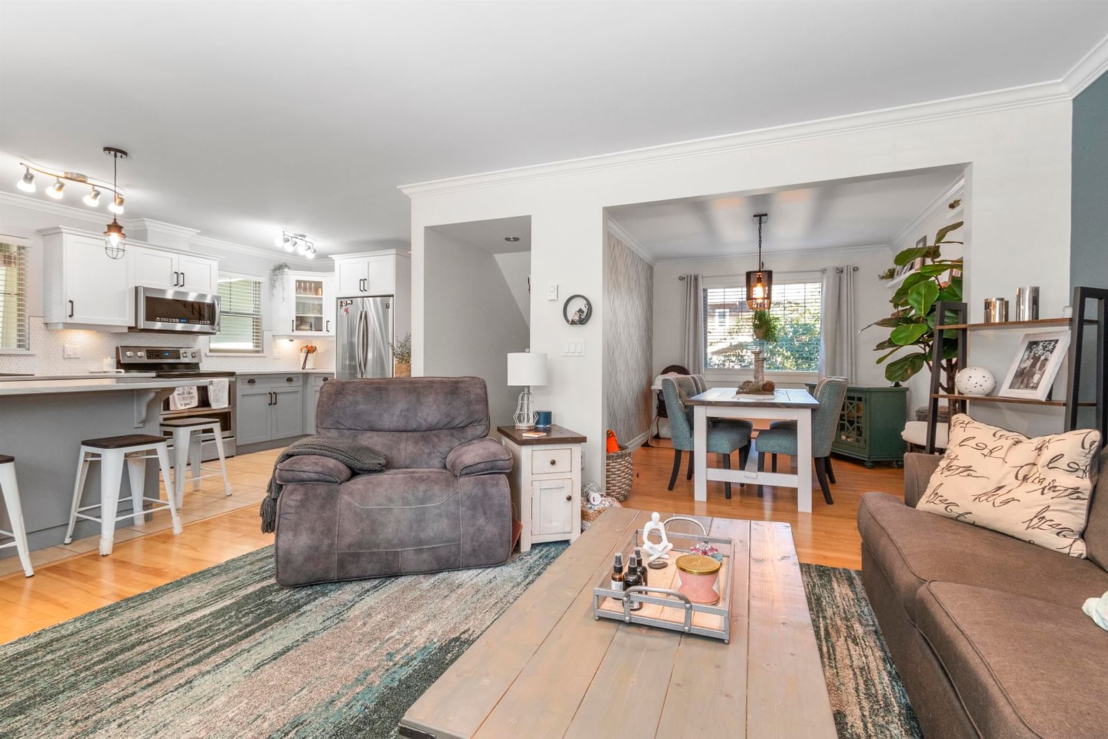 Listing Image 15