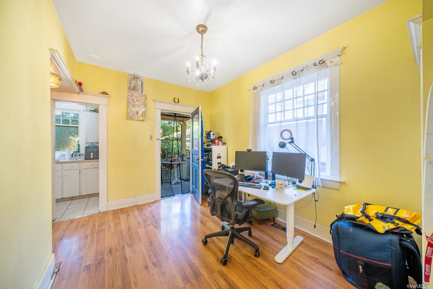 Listing Image 11