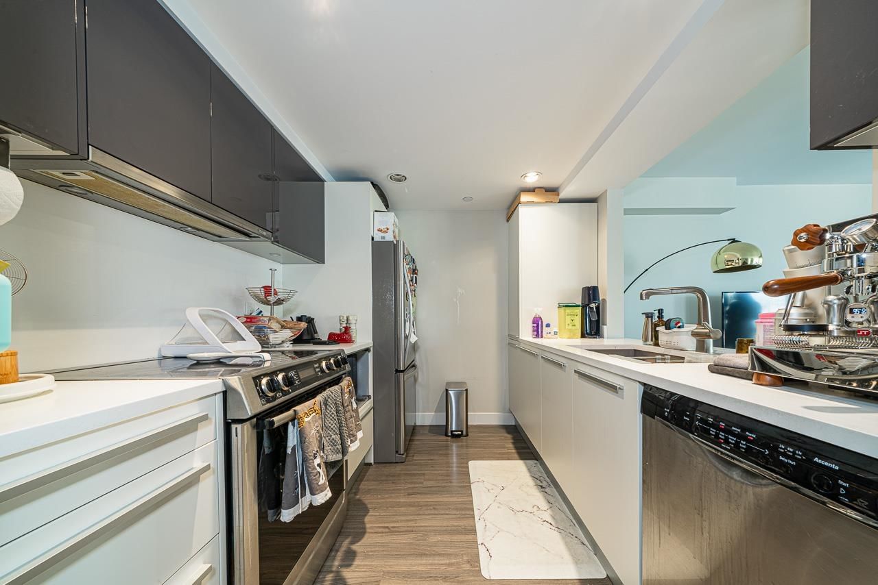Listing Image 11
