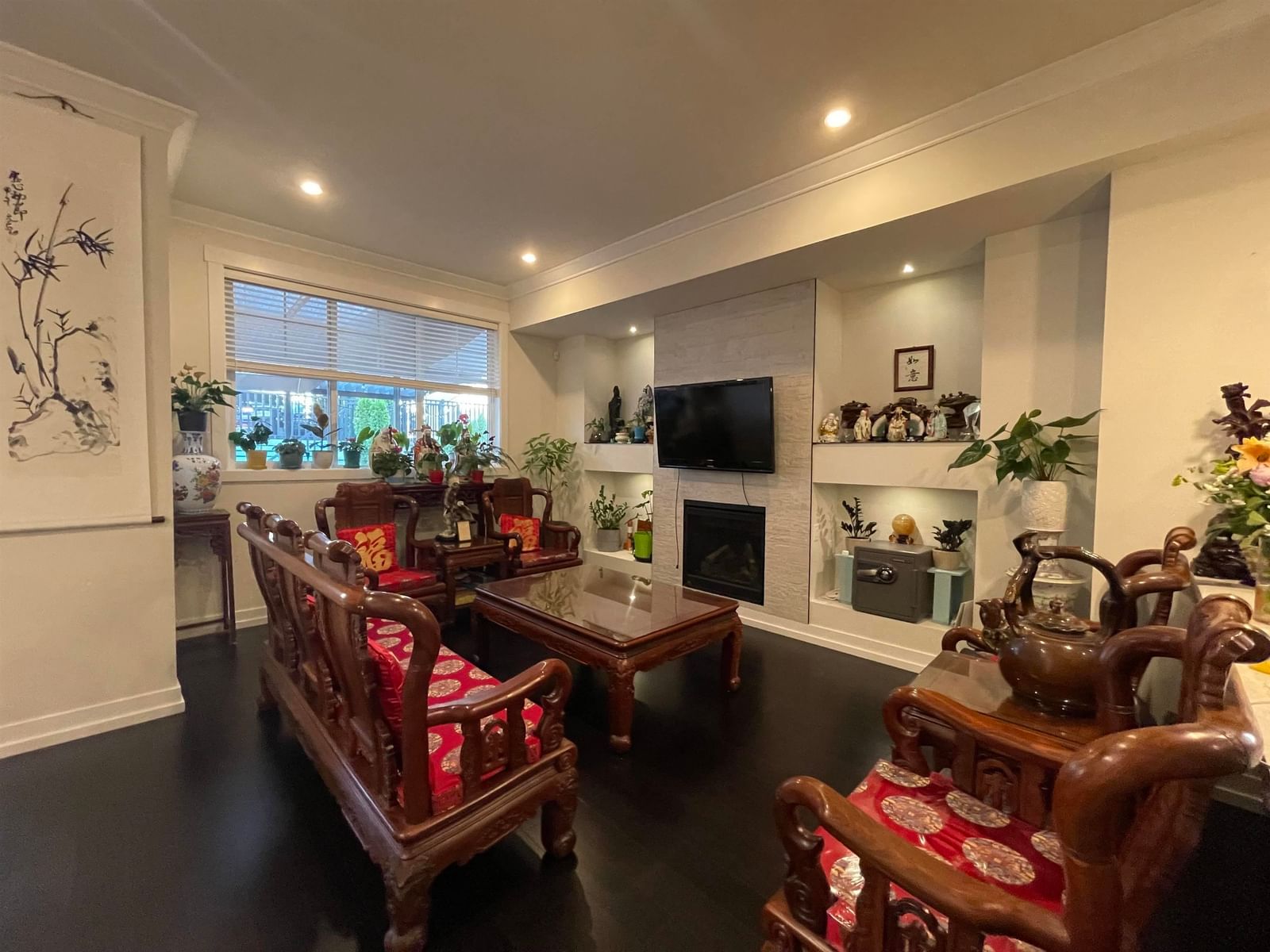 Listing Image 8
