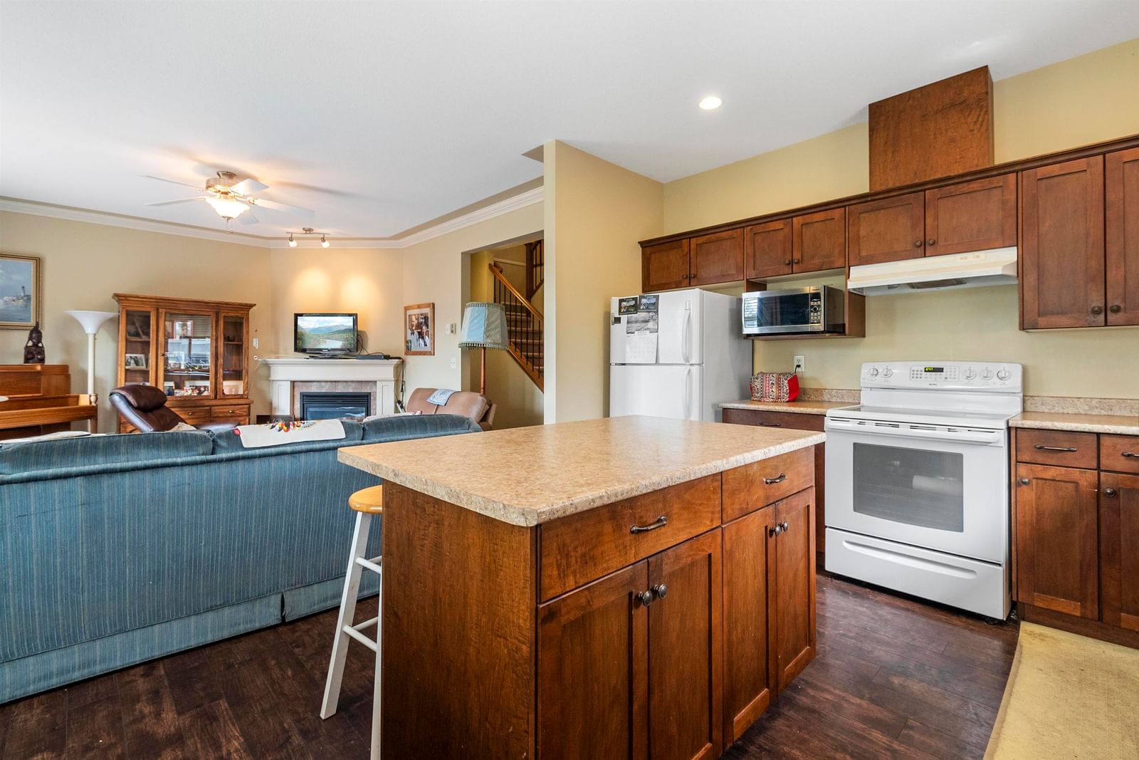Listing Image 11