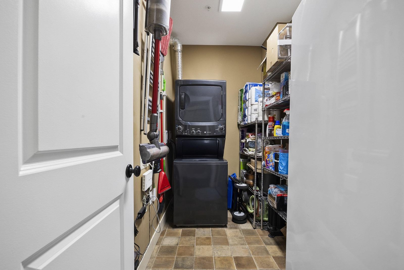Listing Image 28