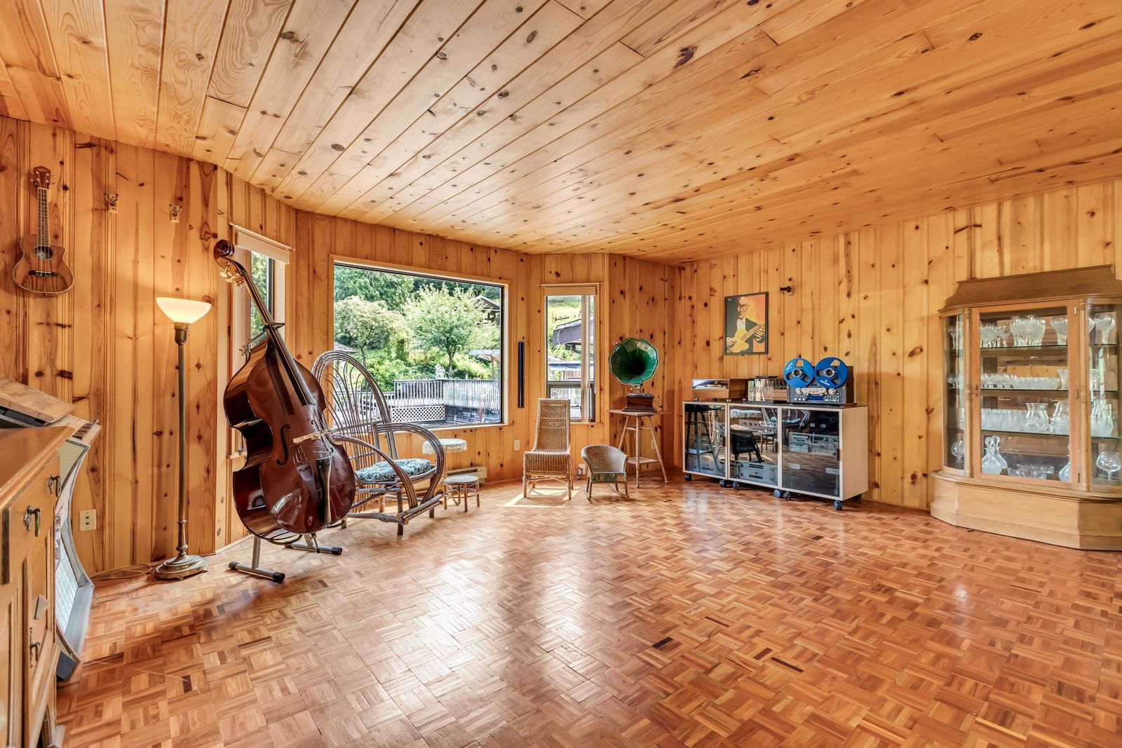 Listing Image 11