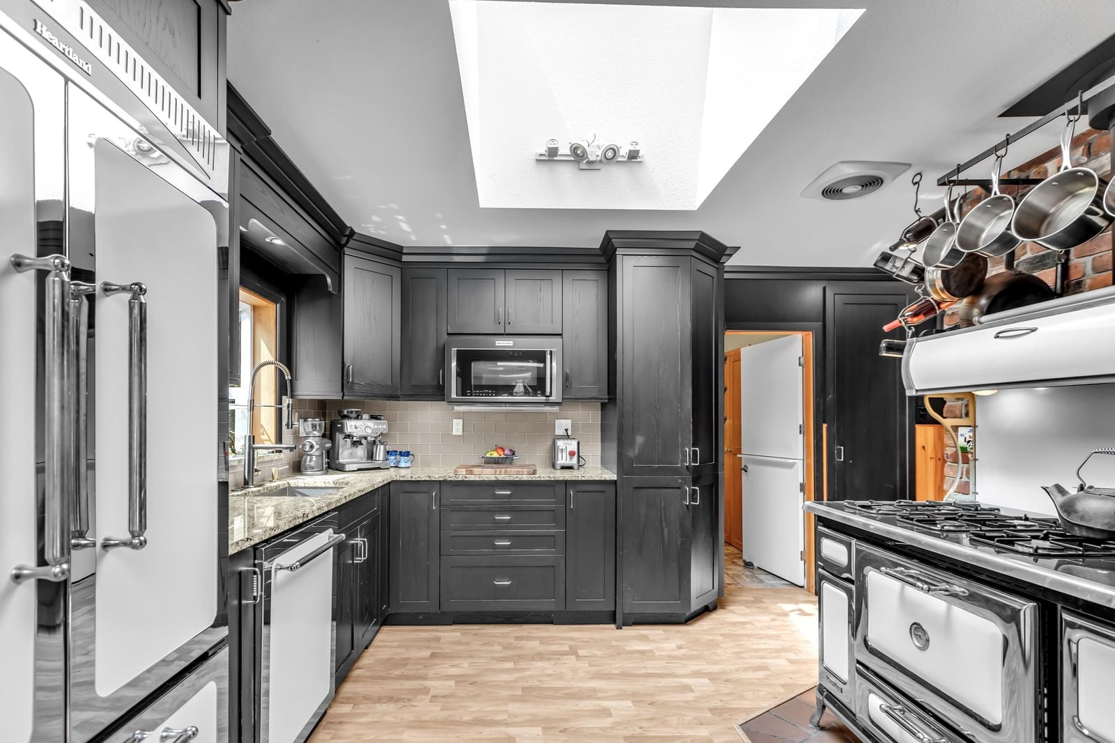 Listing Image 15
