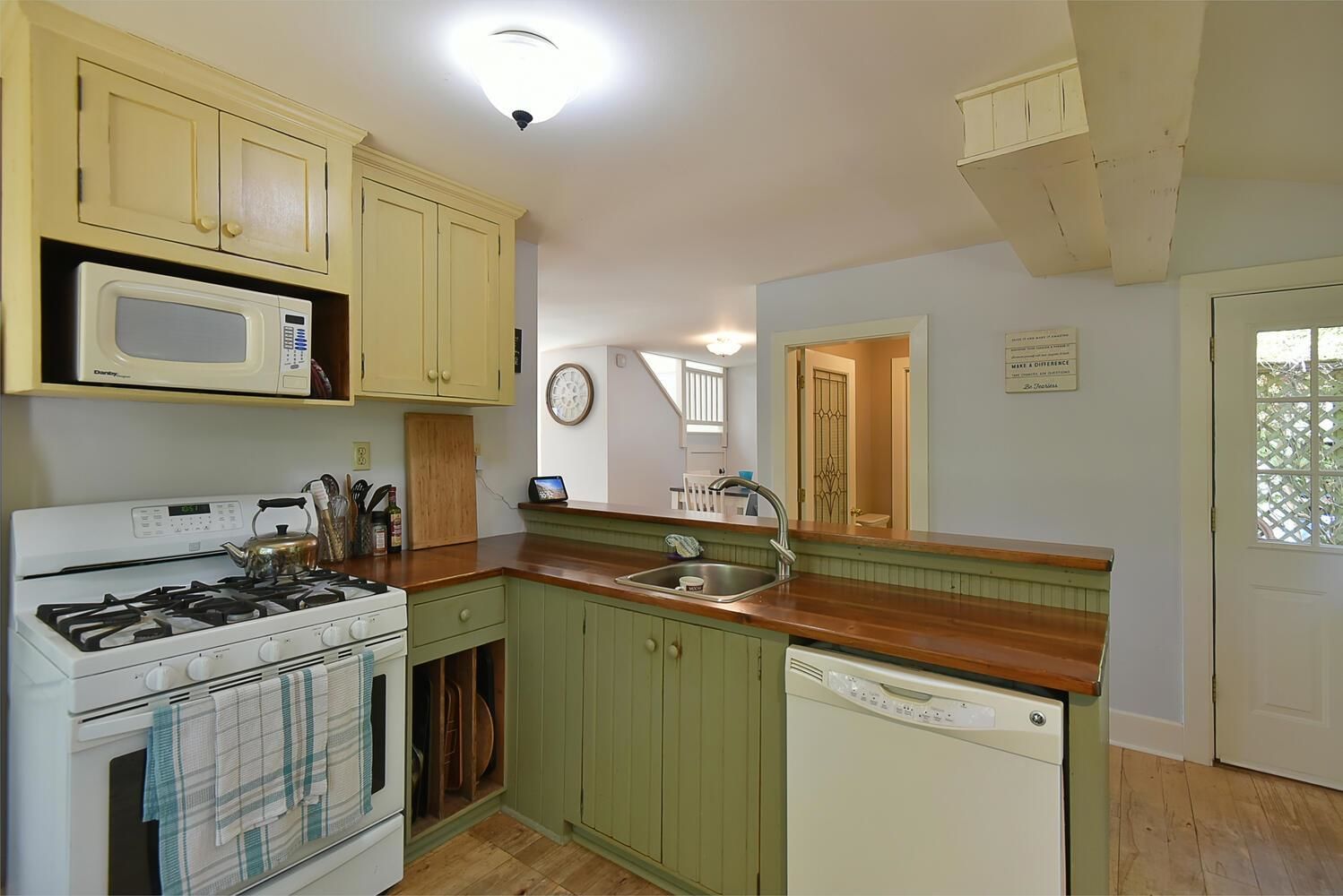 Listing Image 10