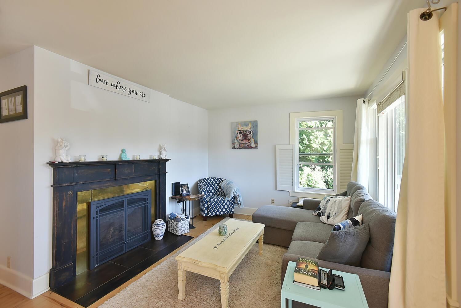 Listing Image 5