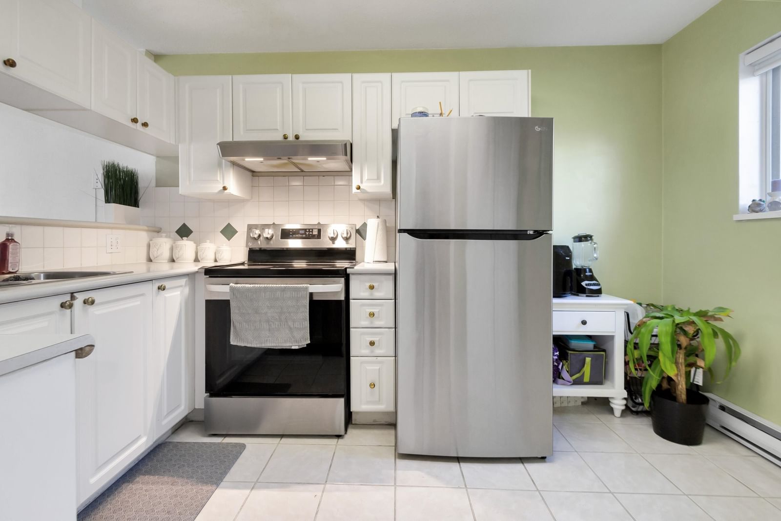 Listing Image 9