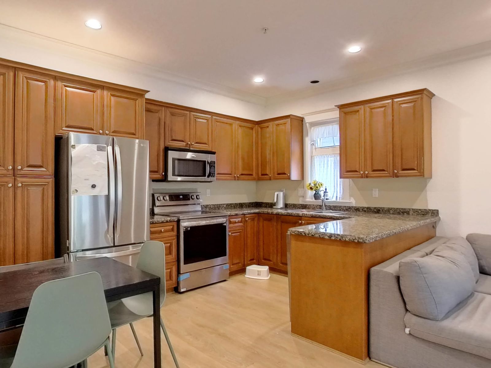 Listing Image 2