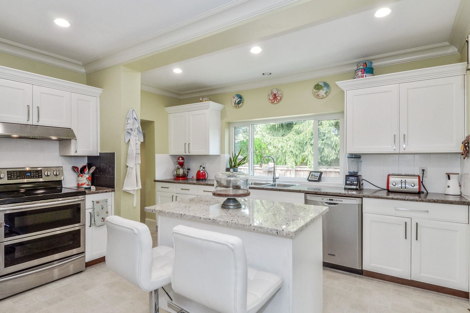 Listing Image 11