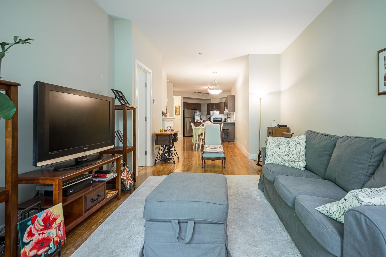 Listing Image 9