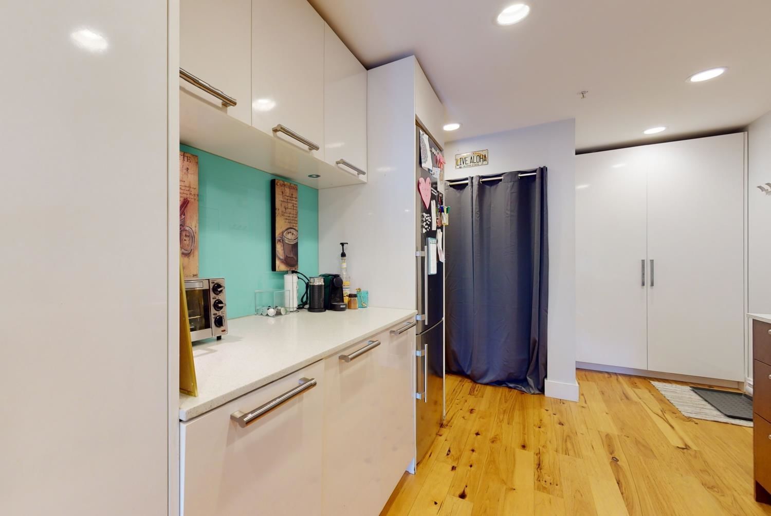Listing Image 15